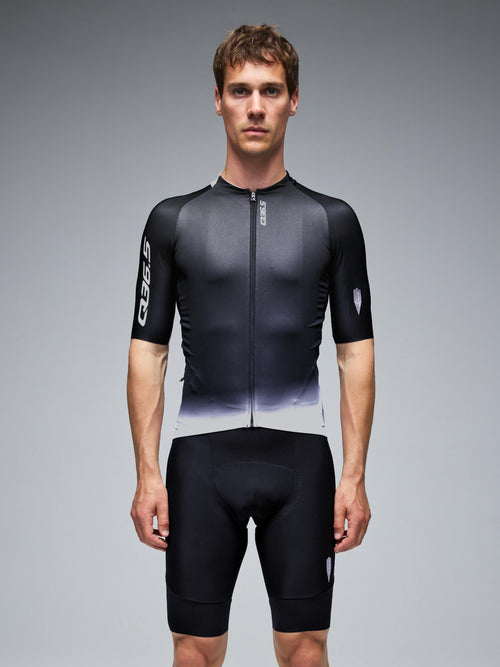 Q36.5 車衣 Gregarius Pro Collar Fade Jersey Black 男款 黑